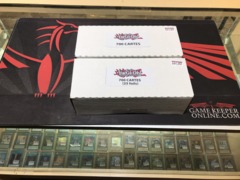 Yu-Gi-Oh! 700 cards lot with 25 foils